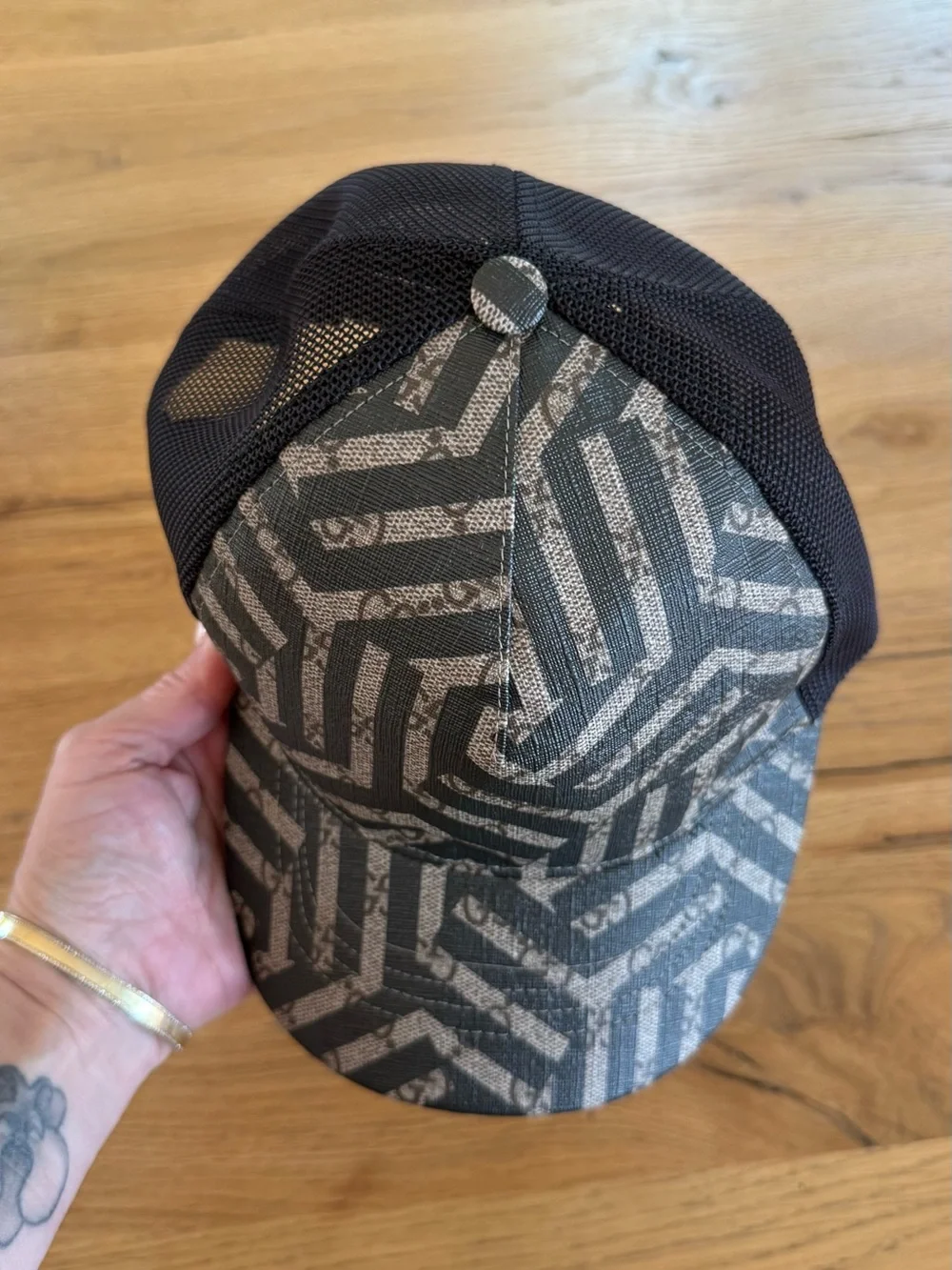 Gucci Black and Gray Patterned Mesh-Back Cap